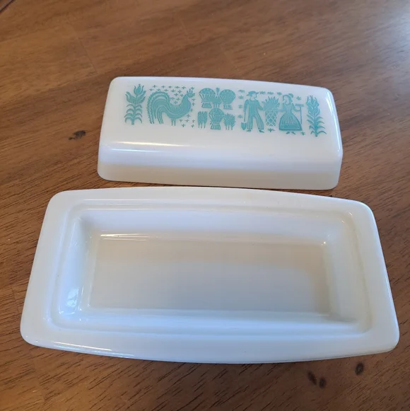 Vtg Pyrex Amish Butterprint Butter Dish/Lid Rooster Turquoise White Blue 7" - Picture 2 of 6